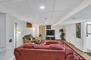 Lovely PET FRIENDLY three bedroom in desirable Urbandale Location! 3 H