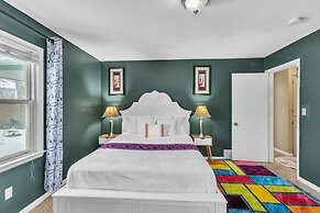 Lovely PET FRIENDLY three bedroom in desirable Urbandale Location! 3 H