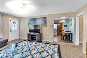 Lovely PET FRIENDLY three bedroom in desirable Urbandale Location! 3 H