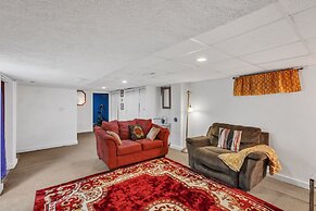 Lovely PET FRIENDLY three bedroom in desirable Urbandale Location! 3 H