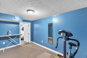 Lovely PET FRIENDLY three bedroom in desirable Urbandale Location! 3 H