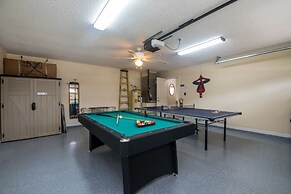 Beautiful Lake View 4 Bed /3 Bath Pool Villa 4 Bedroom Villa by Redawn