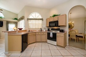 Beautiful Lake View 4 Bed /3 Bath Pool Villa 4 Bedroom Villa by Redawn