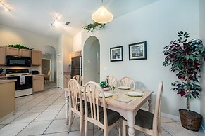 Beautiful Lake View 4 Bed /3 Bath Pool Villa 4 Bedroom Villa by Redawn