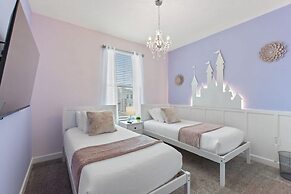 Luxury 6 Bedroom Gated Resort Villa Clo Villa by RedAwning