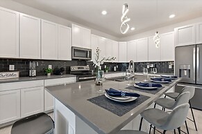 Luxury 6 Bedroom Gated Resort Villa Clo Villa by RedAwning