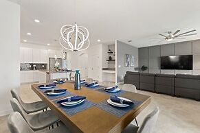 Luxury 6 Bedroom Gated Resort Villa Clo Villa by RedAwning