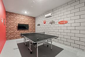 Luxury 6 Bedroom Gated Resort Villa Clo Villa by RedAwning