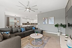 Luxury 6 Bedroom Gated Resort Villa Clo Villa by RedAwning