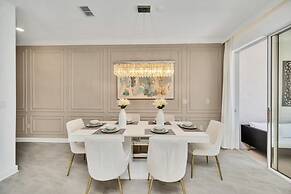 Amazing Story Lake Town Home With Pool 4 Bedroom Townhouse by RedAwnin