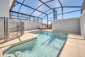 Amazing Story Lake Town Home With Pool 4 Bedroom Townhouse by RedAwnin