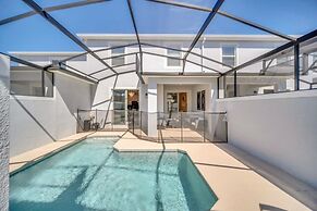 Amazing Story Lake Town Home With Pool 4 Bedroom Townhouse by RedAwnin