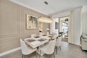 Amazing Story Lake Town Home With Pool 4 Bedroom Townhouse by RedAwnin