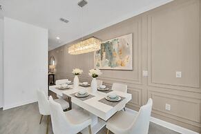 Amazing Story Lake Town Home With Pool 4 Bedroom Townhouse by RedAwnin