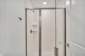 Amazing Story Lake Town Home With Pool 4 Bedroom Townhouse by RedAwnin