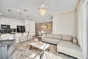 Amazing Story Lake Town Home With Pool 4 Bedroom Townhouse by RedAwnin