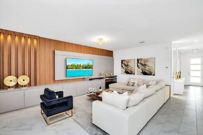 Ultimate7 Bedroom Champions 7 Villa by RedAwning