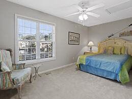 Fairway Oaks #20d 3 Bedroom Condo by RedAwning