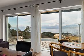 The Hillside Villas, Stunning Views & Private Pool