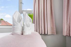 Inner City Retreat - WiFi - Netflix