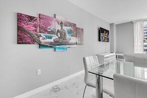 The Club at Brickell Bay Luxury Suites