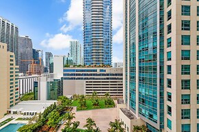 The Club at Brickell Bay Luxury Suites