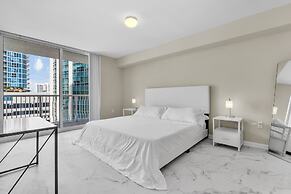 The Club at Brickell Bay Luxury Suites