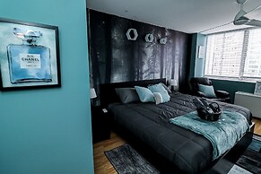 DTWN 2 Bed Condo with King Bed and Gym