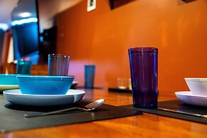 DTWN 2 Bed Condo with King Bed and Gym