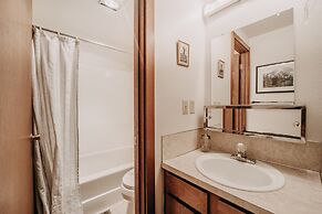 55sw - Fireplace - D/W - W/D - Wi-fi - Sleeps 4