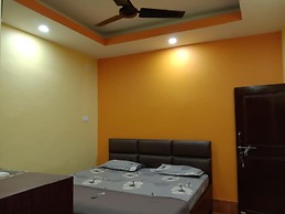 Goroomgo Sahoo Palace Puri