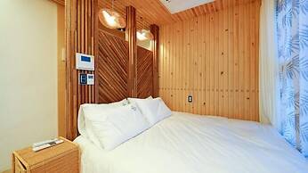 Groove-in Cafe Pension