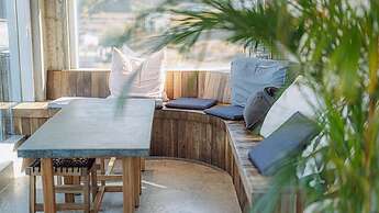 Groove-in Cafe Pension