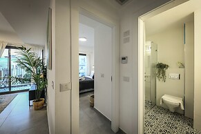 Stylish 2BR Apt with Balcony and View