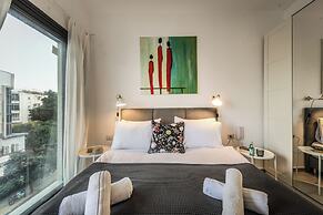 Stylish 2BR Apt with Balcony and View