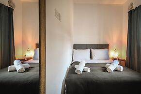 Stylish 2BR Apt with Balcony and View