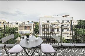 Stylish 2BR Apt with Balcony and View