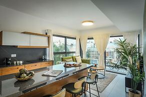 Stylish 2BR Apt with Balcony and View