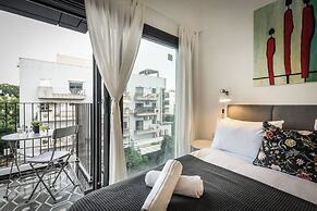 Stylish 2BR Apt with Balcony and View