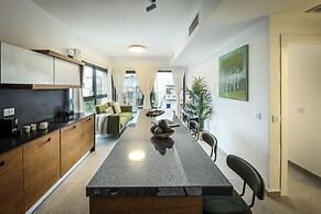 Stylish 2BR Apt with Balcony and View