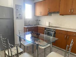 Impeccable Apt Sleeps 5 in Heraklion