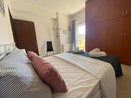 Impeccable Apt Sleeps 5 in Heraklion