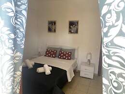 Impeccable Apt Sleeps 5 in Heraklion