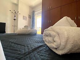 Impeccable Apt Sleeps 5 in Heraklion