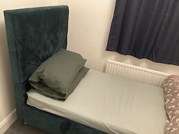 Lovely 2 Bed House Apartment in Boston Towncentre