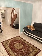 Lovely 2 Bed House Apartment in Boston Towncentre