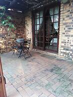 Khokha Moya Guesthouse