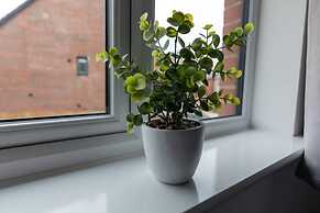 Beautiful 4-bed House 15 Mins to Cardiff & Newport