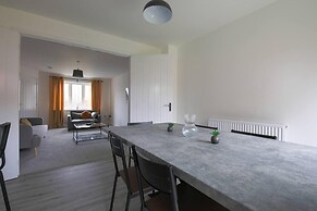 Beautiful 4-bed House 15 Mins to Cardiff & Newport