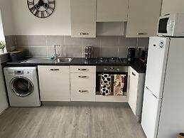 Charming 2-bed Apartment in Didcot, Near Oxford